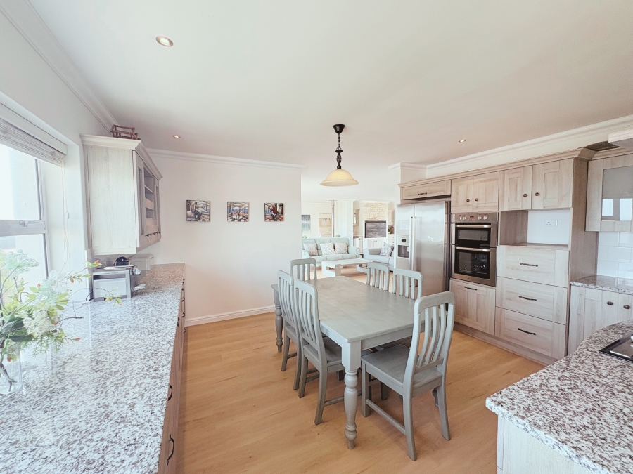 4 Bedroom Property for Sale in Yzerfontein Western Cape